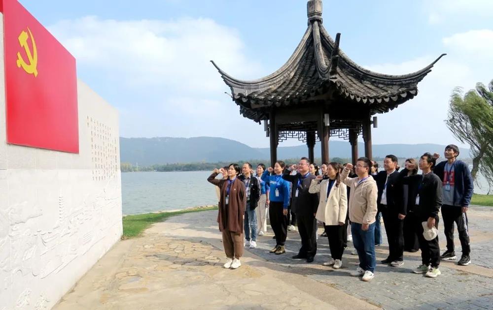 8c4eeb01b828477fb06f3db592cdf337.jpg 8c4eeb01b828477fb06f3db592cdf337.jpg