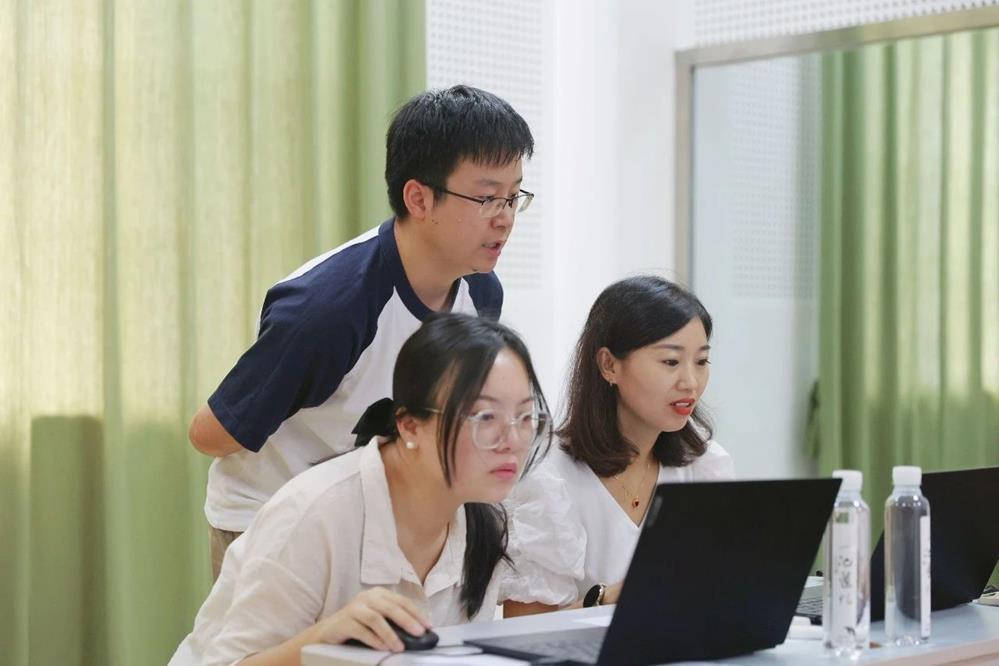 3bc860b420b8467c8f415aad702a459b.jpg 3bc860b420b8467c8f415aad702a459b.jpg