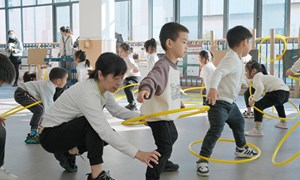 张志娟（张家港市飞翔幼儿园）大班体育：《魔力呼啦圈》
