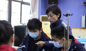 聂颖（梁丰初级中学）-物理：《水火箭》