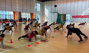 施建东（云盘小学）—体育：《篮球：行进间体前变向运球》