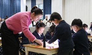 季秋凡（实验幼儿园）—大班美术：《有趣的影子》