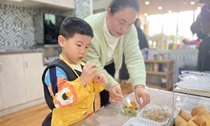 朱沈洁（金香幼儿园）——小班角色游戏：《秋天的水果》