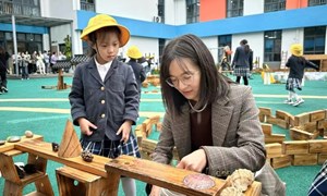华悦 东莱幼儿园 ——大班户外建构：印象港城