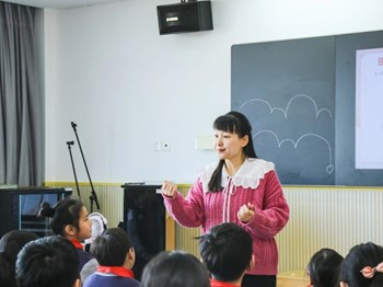 江珠凤（妙桥小学）——音乐：《爱的人间》