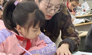 徐英婕（张家港市实验小学东校区）—— 英语：《Weather》