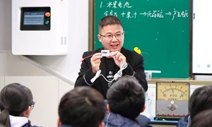 朱蒙蒙（张家港市实验学校）—物理：《跨学科实践：调查电池的发展并制作水果电池》