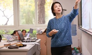 赵玲（张家港市第二职业高级中学）——数学：《棱柱》