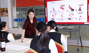 杨婧（张家港市第二职业高级中学）——餐饮服务与管理：《指尖上的浪漫》