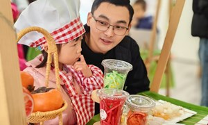程明明（东莱幼儿园）—小班角色游戏：《秋天的水果》
