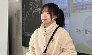 苏金琳（塘桥初级中学）—美术：《能量调频，数据绘“话”》