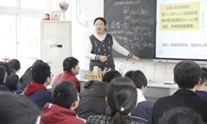 秦雪君（凤凰高级中学）——化学：《含硫物质之间的转化与应用》